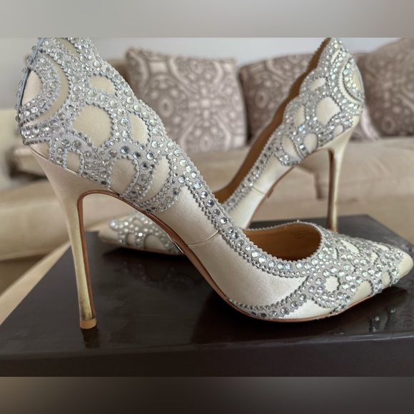 Badgley Mischka Silver Embellished Heels - Picture 5 of 9